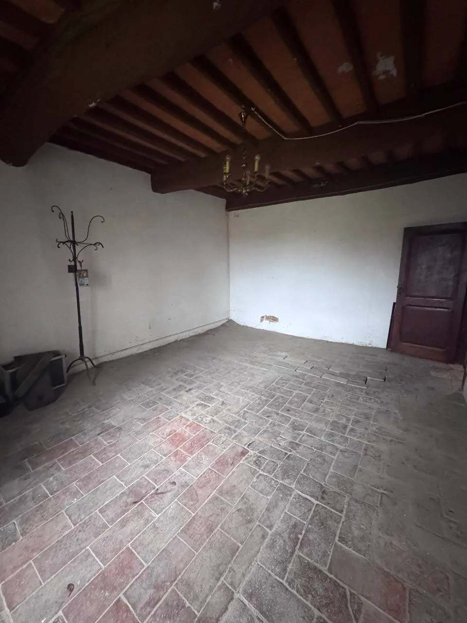 Vendesi Terratetto Con Due Ingressi Indipendente – Rif. V176