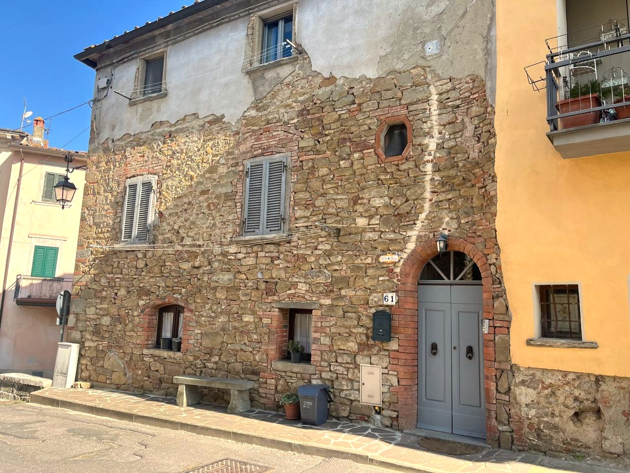Appartamento Completamente Ristrutturato, Ultimo Piano, Pronto da Abitare – Rif. A326