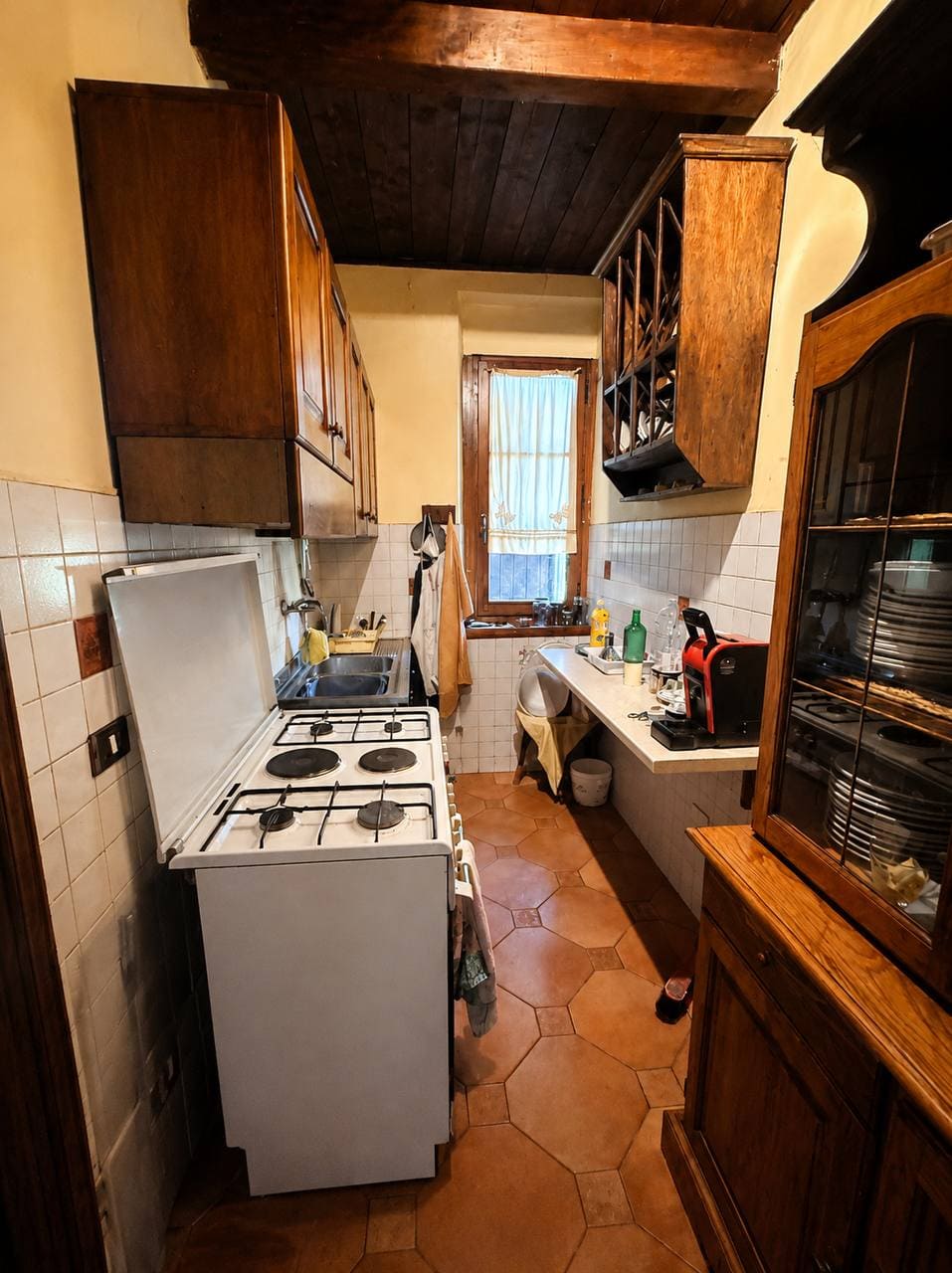 Casale Indipendente Con 70 Ettari Di Terreno – Rif. V191