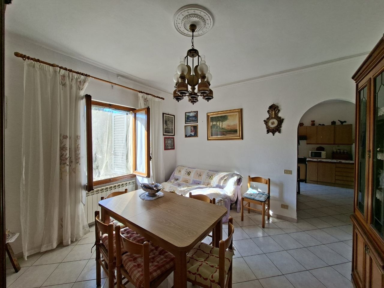 Luminoso Appartamento Ad Ambra – Rif. A305