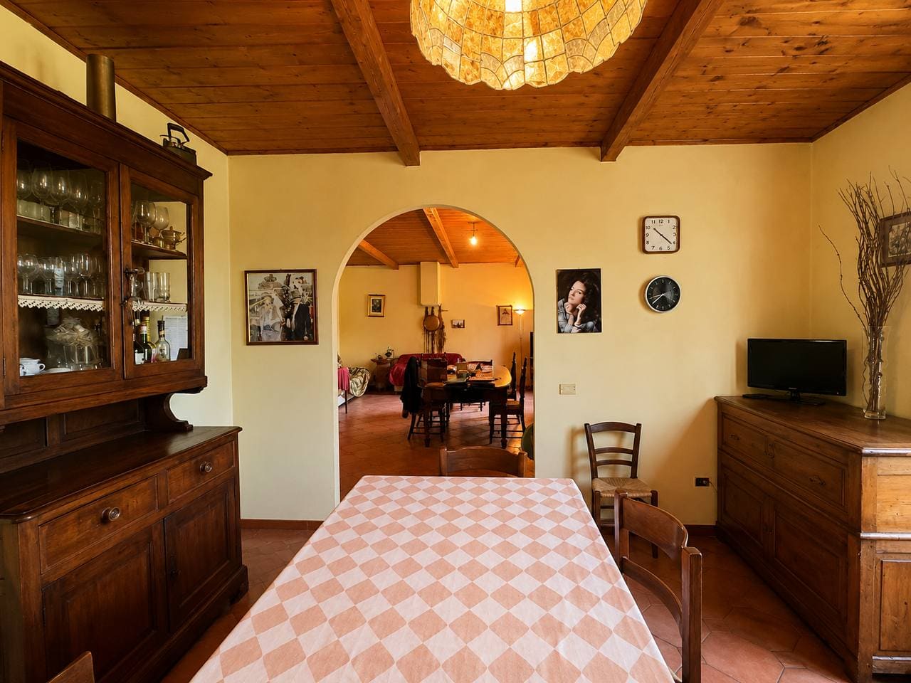 Casale Indipendente Con 70 Ettari Di Terreno – Rif. V191