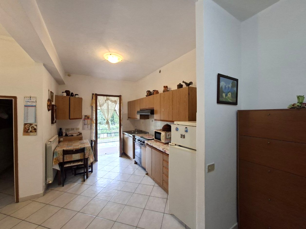 Luminoso Appartamento Ad Ambra – Rif. A305