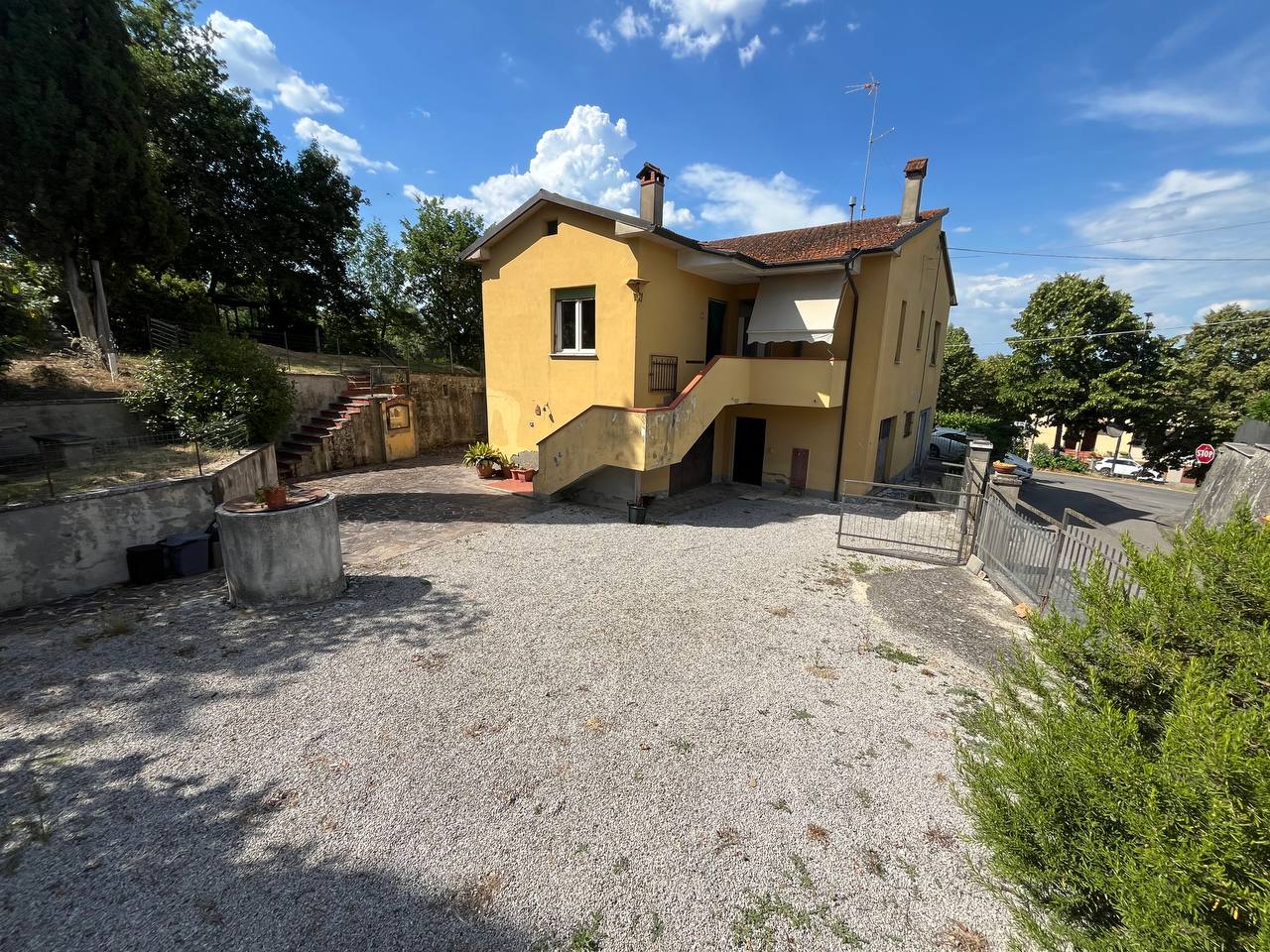 Monte San Savino, Casa Singola Con Giardino E Possibilità Di Seconda Unità – Rif. V190
