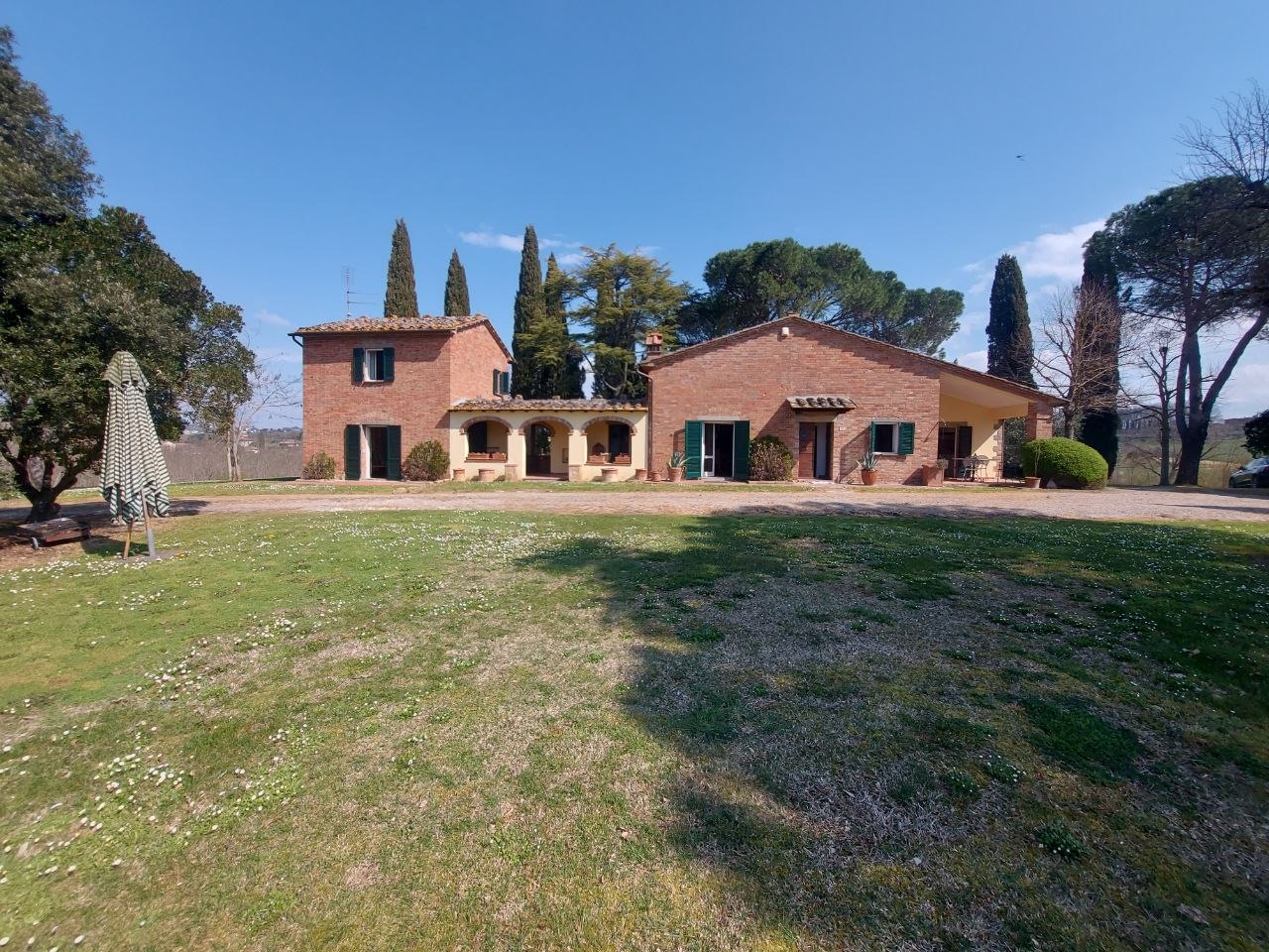Villa Con Vista Panoramica su Lucignano – Rif. V182