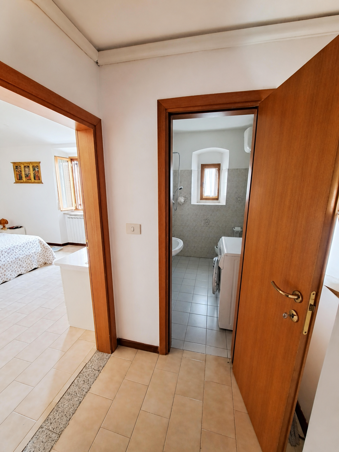 Trilocale Con Ingresso Indipendente E Cantine – Rif. A345