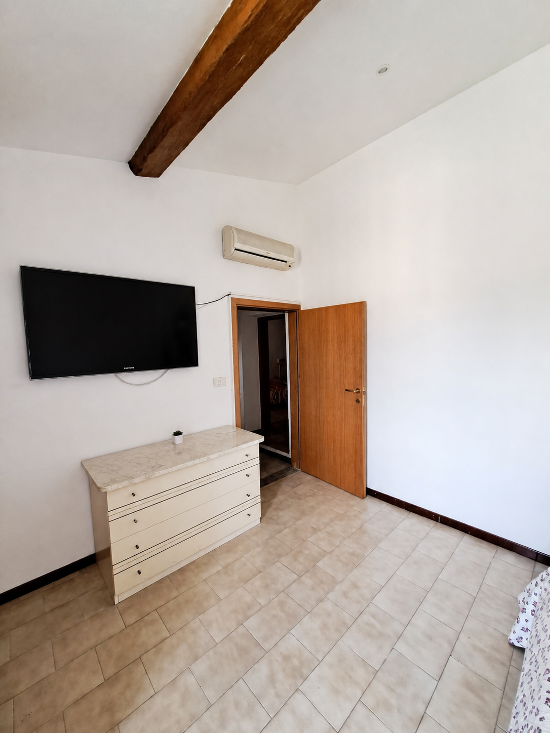 Trilocale Con Ingresso Indipendente E Cantine – Rif. A345