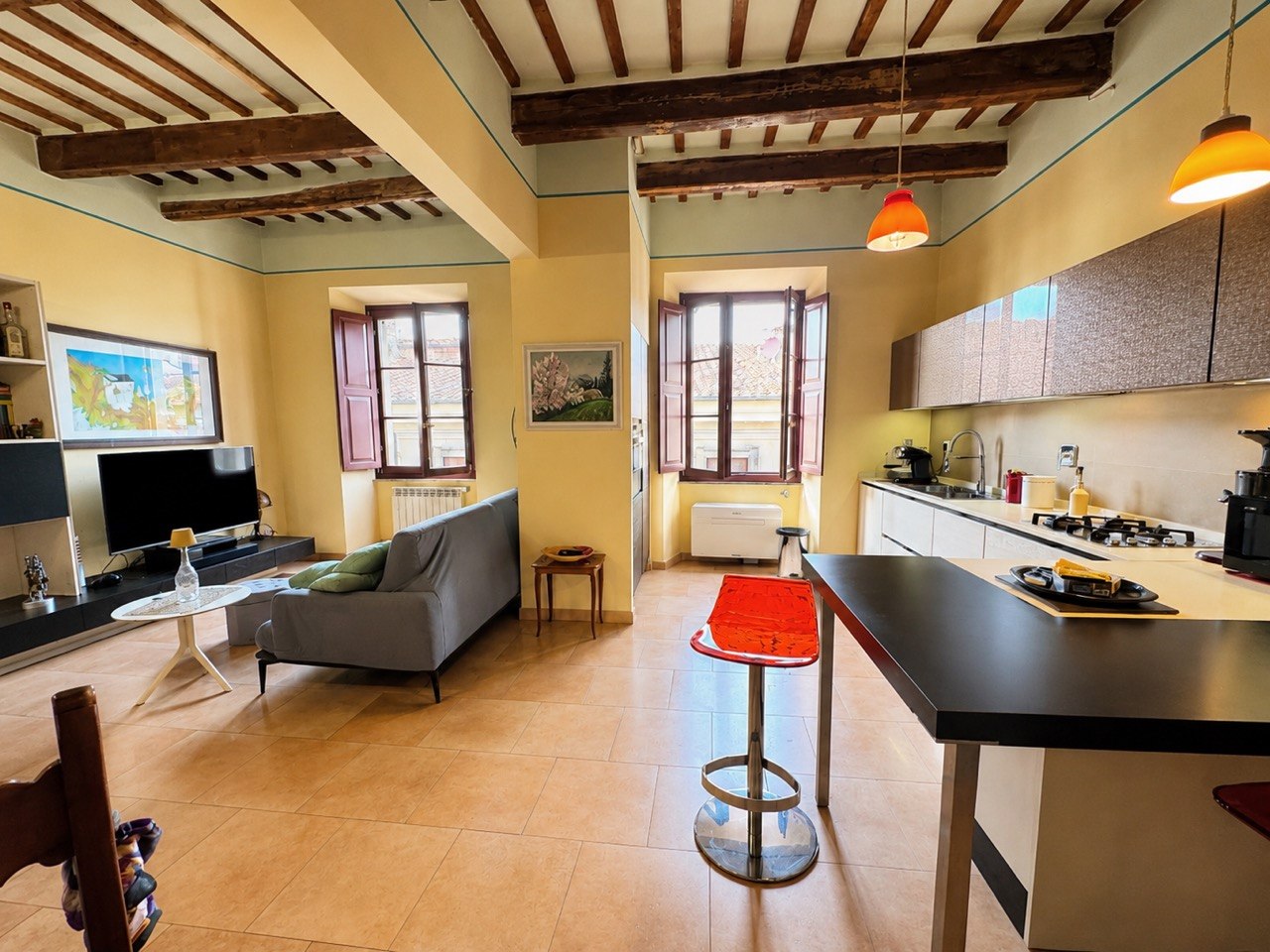 Elegante Appartamento In Palazzo Storico Nel Cuore Di Corso Italia – Rif. A343